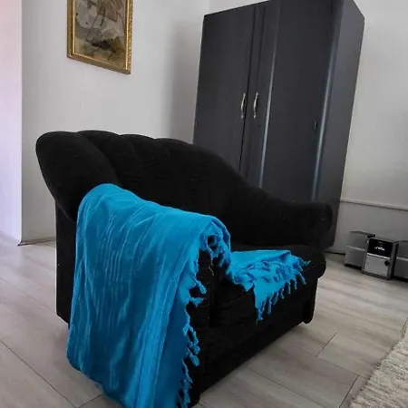 Komoc Apartment *