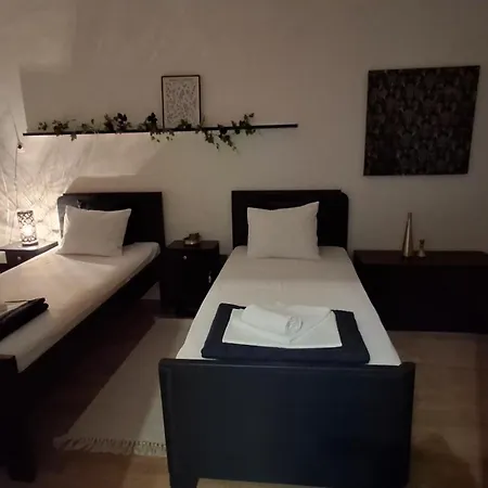 Komoc Apartment *